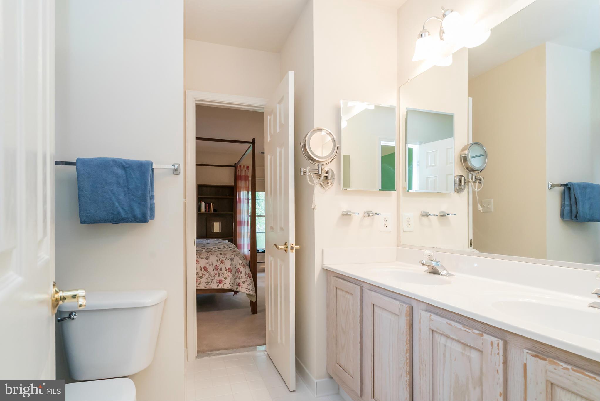 8753 Center Road Springfield, VA 22152 - Photo 17 of 25 Bath