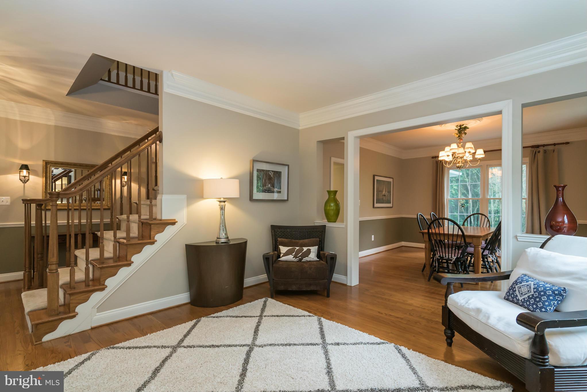 8753 Center Road Springfield, VA 22152 - Photo 5 of 25 Living Room