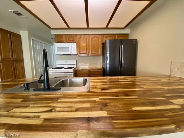 $2,172 | 313 Beethoven Street, Las Vegas, NV 89145