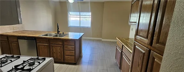 $2,172 | 313 Beethoven Street, Las Vegas, NV 89145