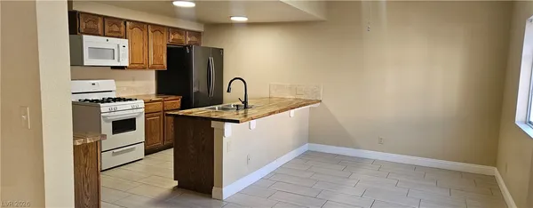 $2,172 | 313 Beethoven Street, Las Vegas, NV 89145