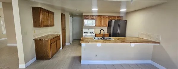 $2,172 | 313 Beethoven Street, Las Vegas, NV 89145