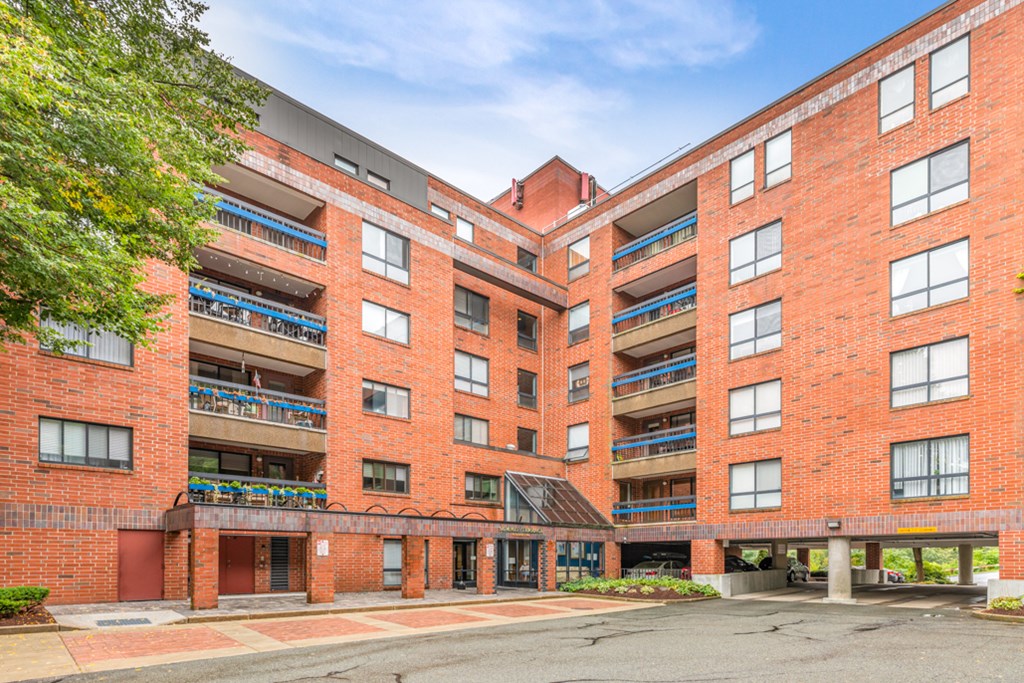 4 Summit Drive, Unit 303 Reading, MA 01867 - Photo 2 of 30