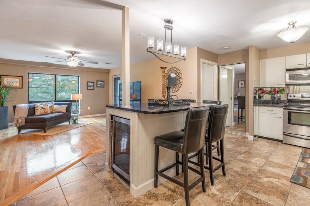 4 Summit Drive, Unit 303 Reading, MA 01867 - Photo 4 of 30