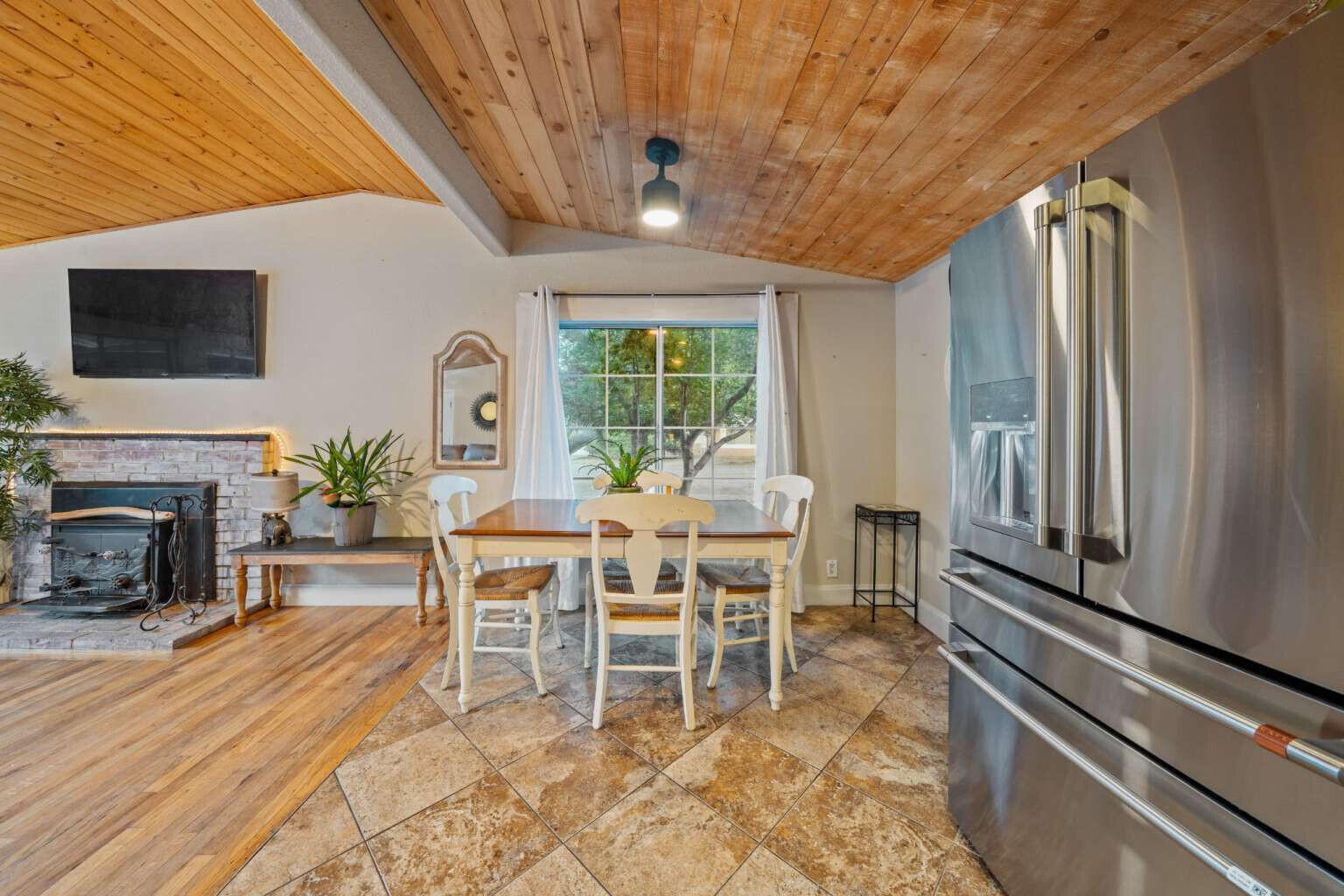 4562 East Bonnyview Road Redding, CA 96001 - Photo 10 of 29 Taylor.10