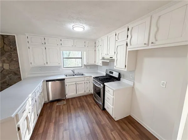 $398,000 | 300 Martingale Drive, Peachtree City, GA 30269