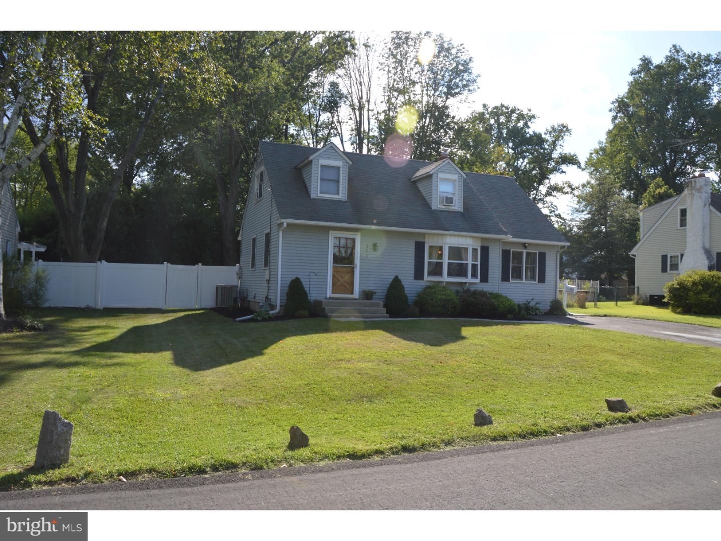 311 Warren Road Hatboro, PA 19040 - Photo 3 of 25 Exterior Front