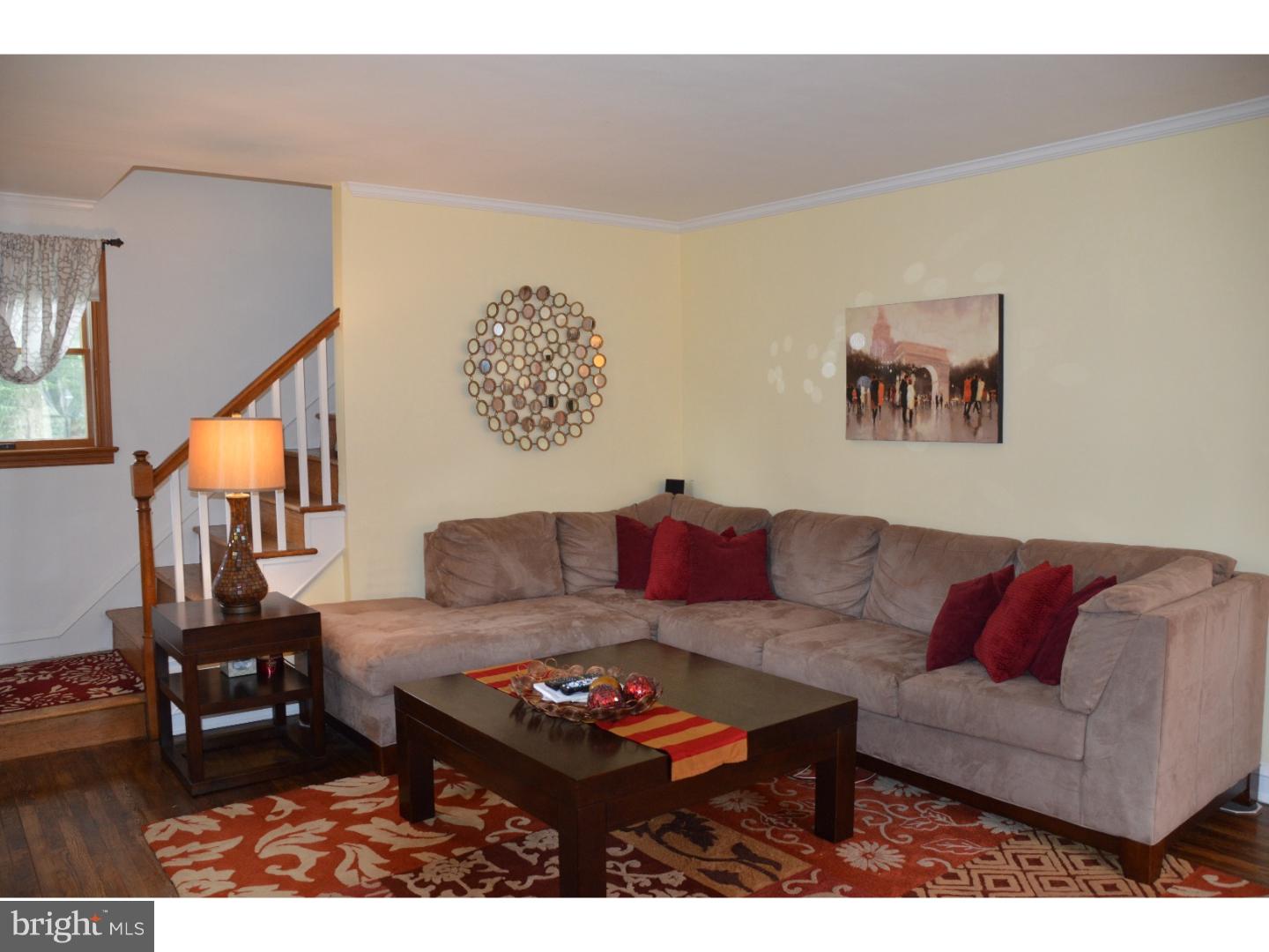 311 Warren Road Hatboro, PA 19040 - Photo 6 of 25 Living Room