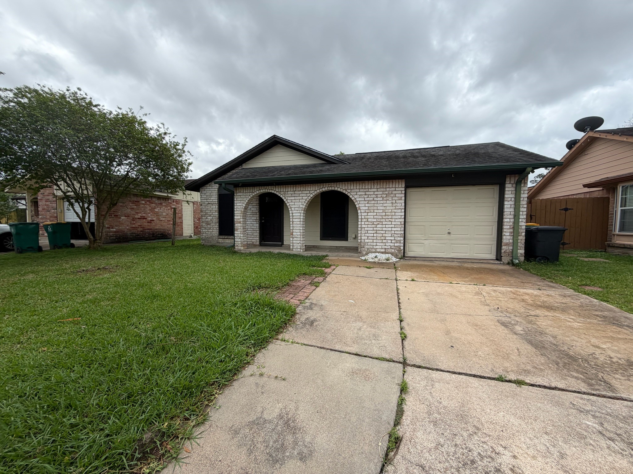 1422 Kappa Street Pasadena, TX 77504 - Photo 1 of 24