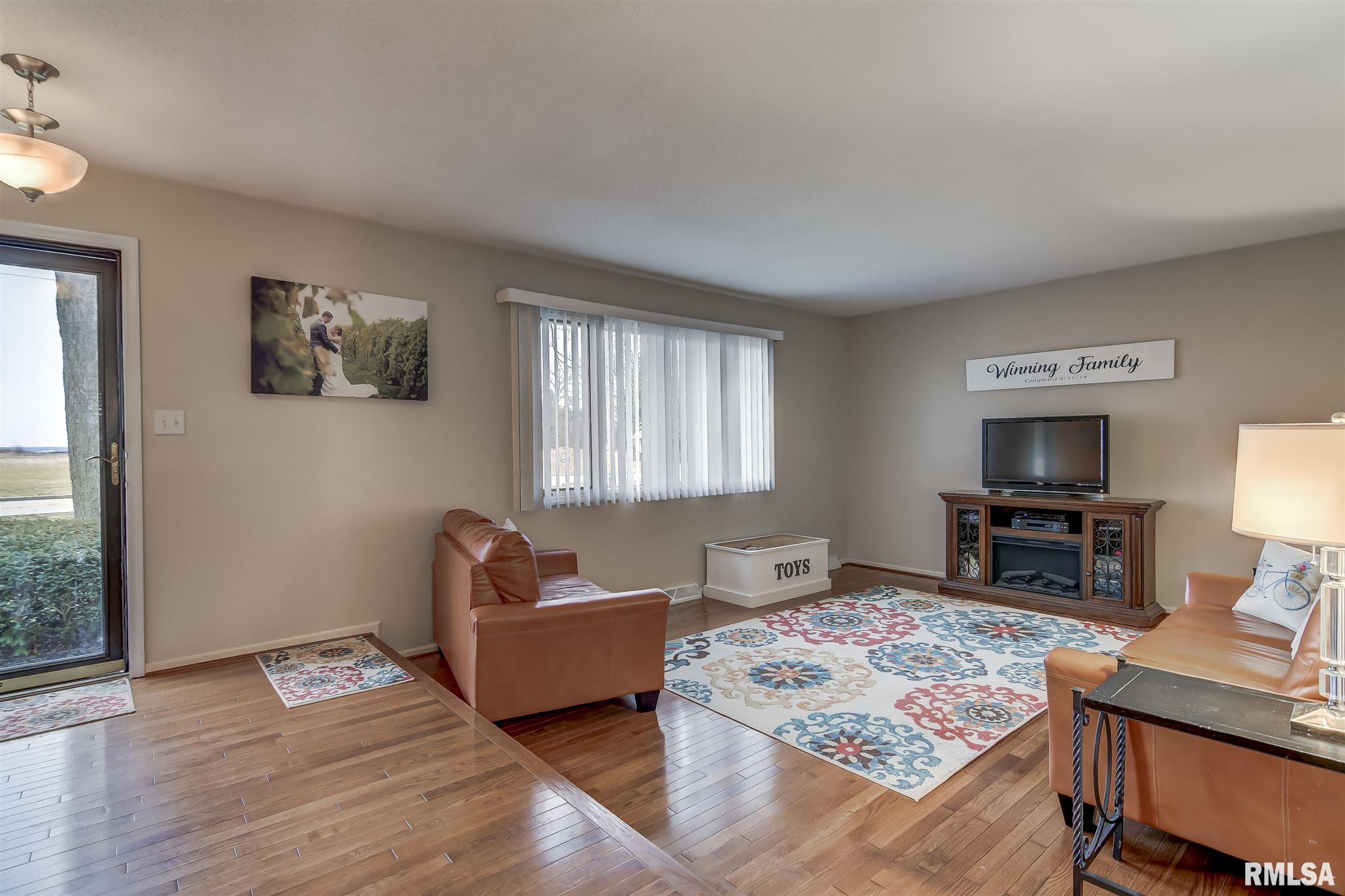 623 East Main Street Rochester, IL 62563 - Photo 4 of 41
