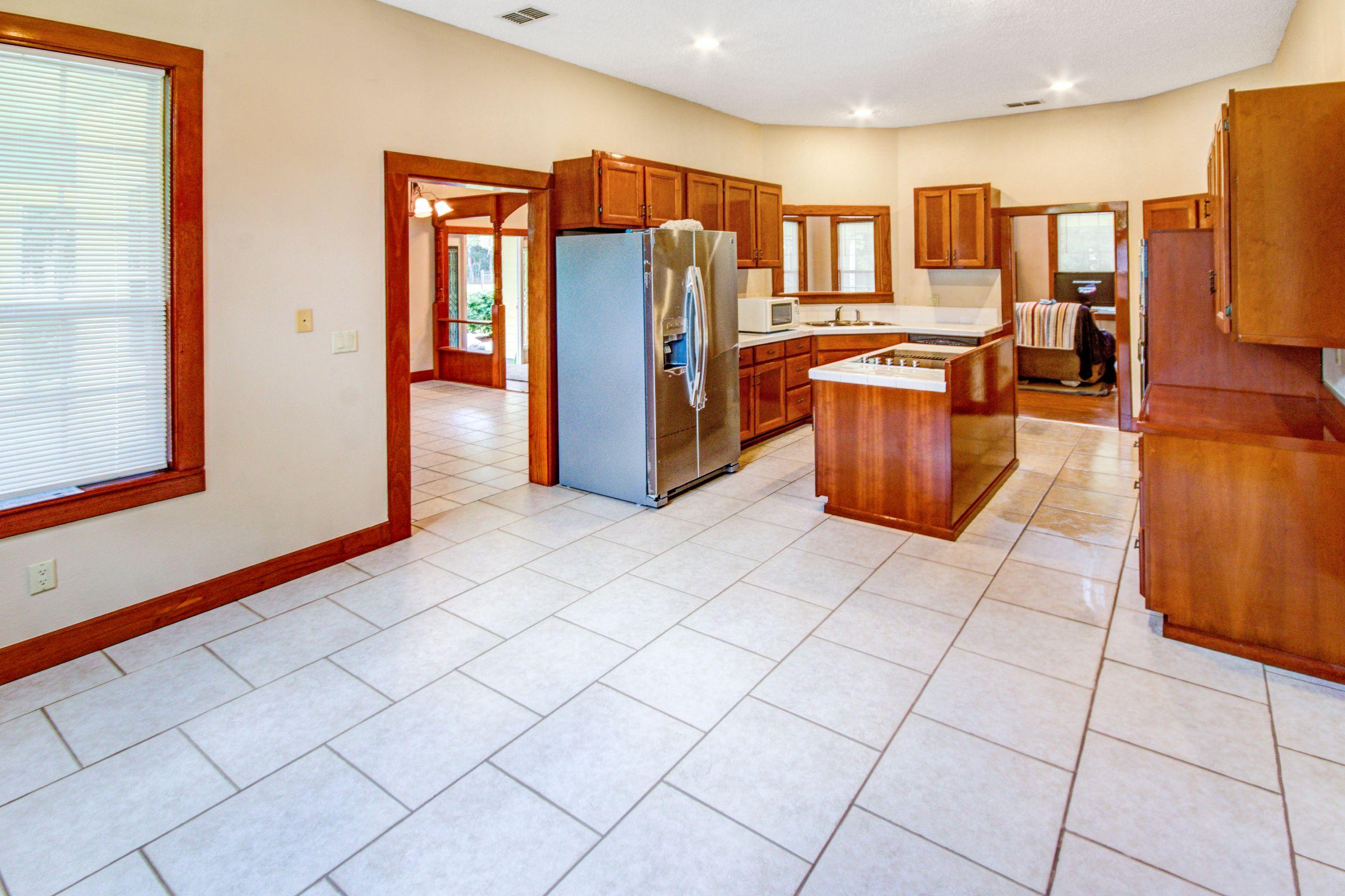 1339 State Rd S-15-28 Walterboro, SC 29488 - Photo 11 of 39 Large Eat In Kitchen