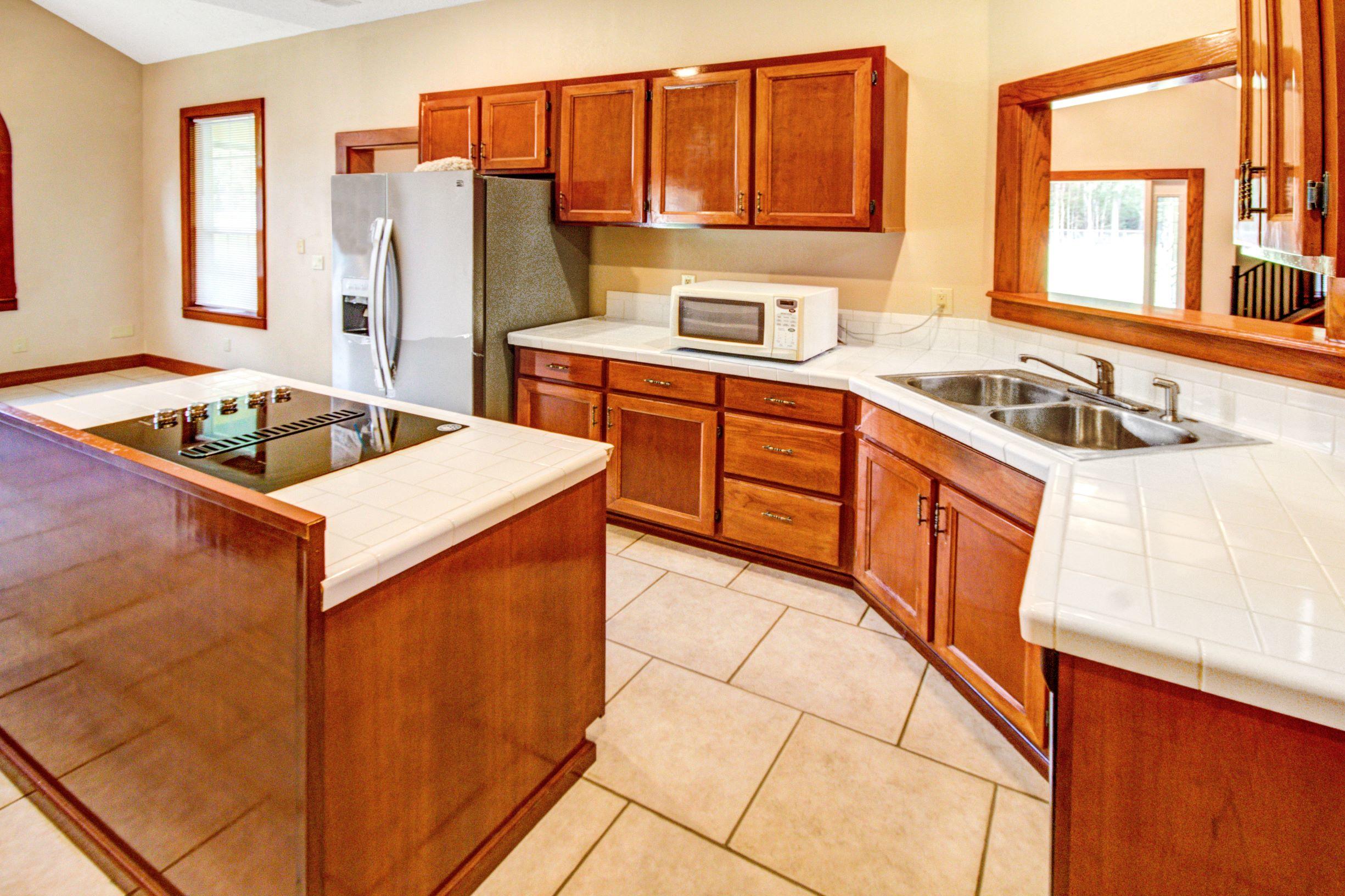 1339 State Rd S-15-28 Walterboro, SC 29488 - Photo 12 of 39 Large Kitchen Island