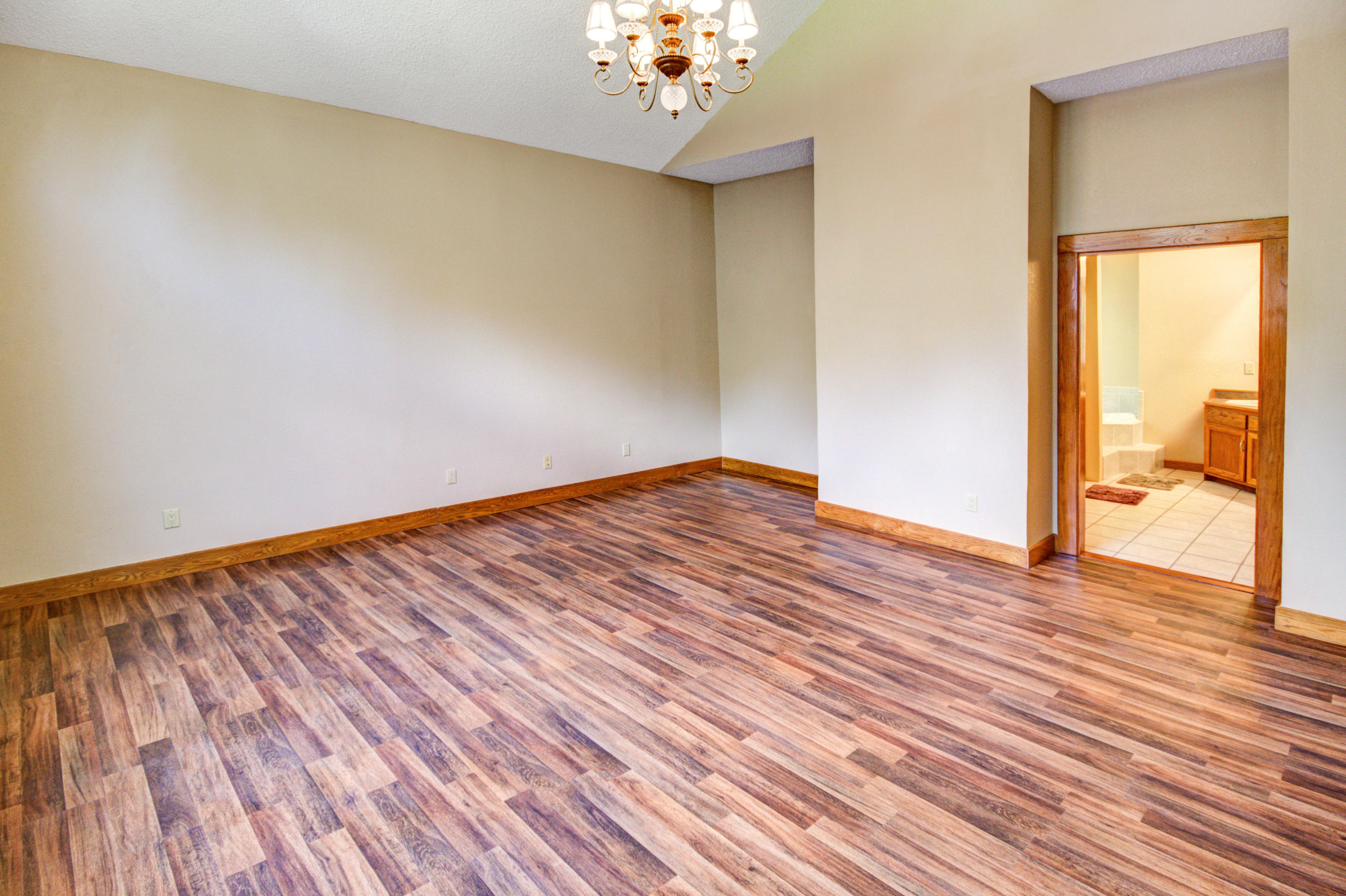 1339 State Rd S-15-28 Walterboro, SC 29488 - Photo 18 of 39 Hardwood Flooring
