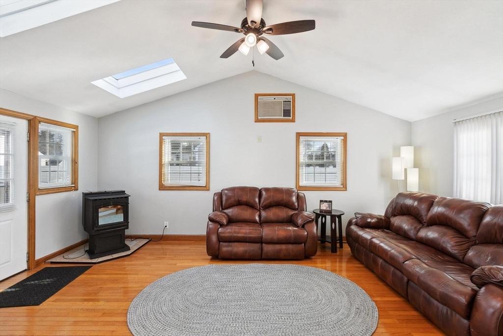 41 Keeling Road Wakefield, MA 01880 - Photo 16 of 31 Gallery Image 16