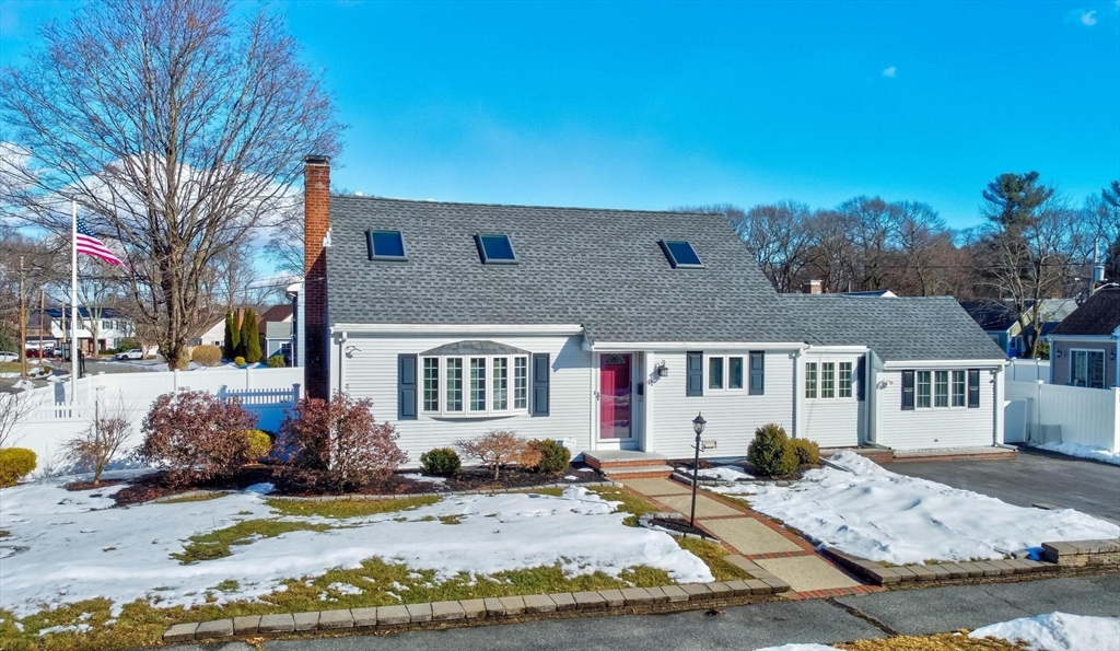 41 Keeling Road Wakefield, MA 01880 - Photo 2 of 31 Gallery Image 2