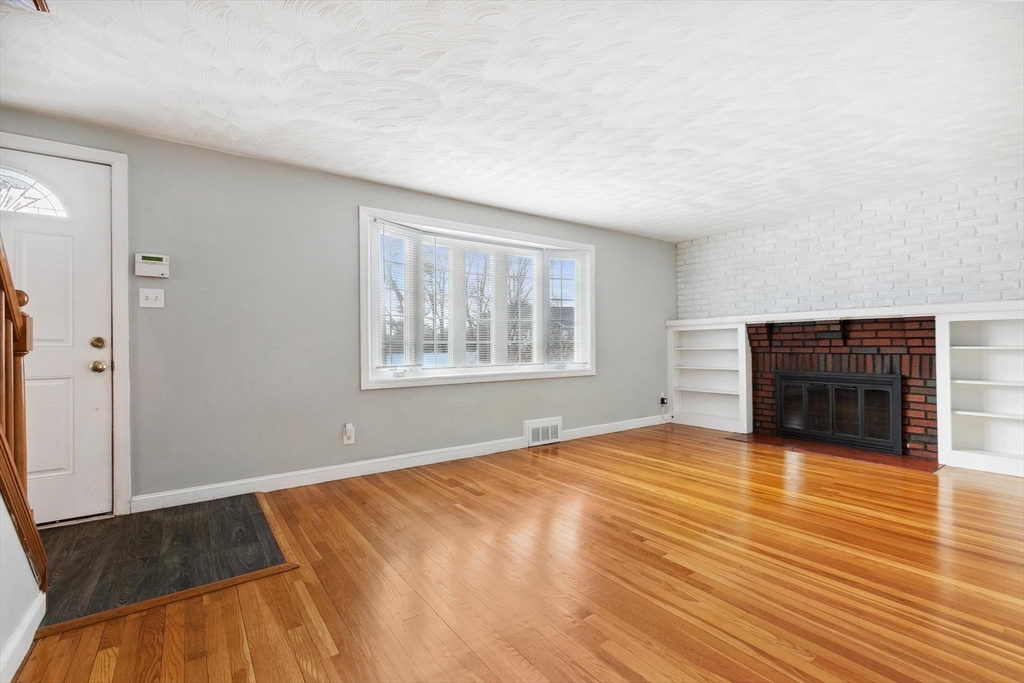 41 Keeling Road Wakefield, MA 01880 - Photo 5 of 31 Gallery Image 5