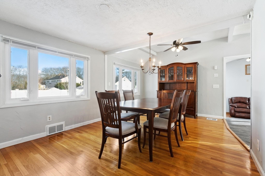 41 Keeling Road Wakefield, MA 01880 - Photo 8 of 31 Gallery Image 8