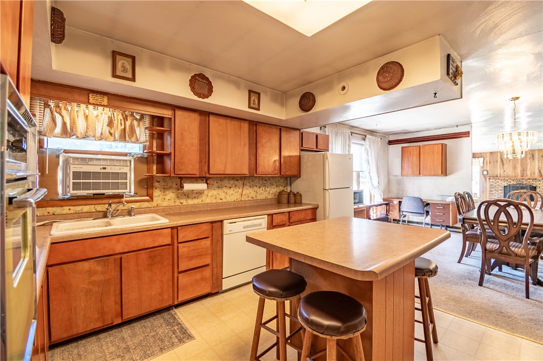 3335 Nevada Road Decatur, IL 62522 - Photo 7 of 46 Kitchen