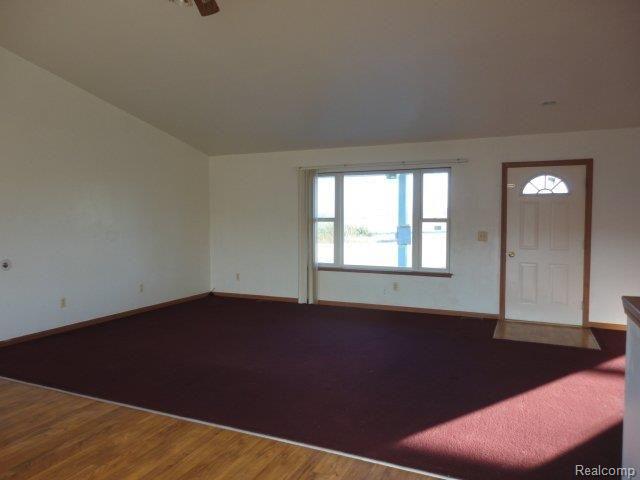 6434 Owens Road Yale, MI 48097 - Photo 9 of 33 2013-10-24 09.07.07.jpg