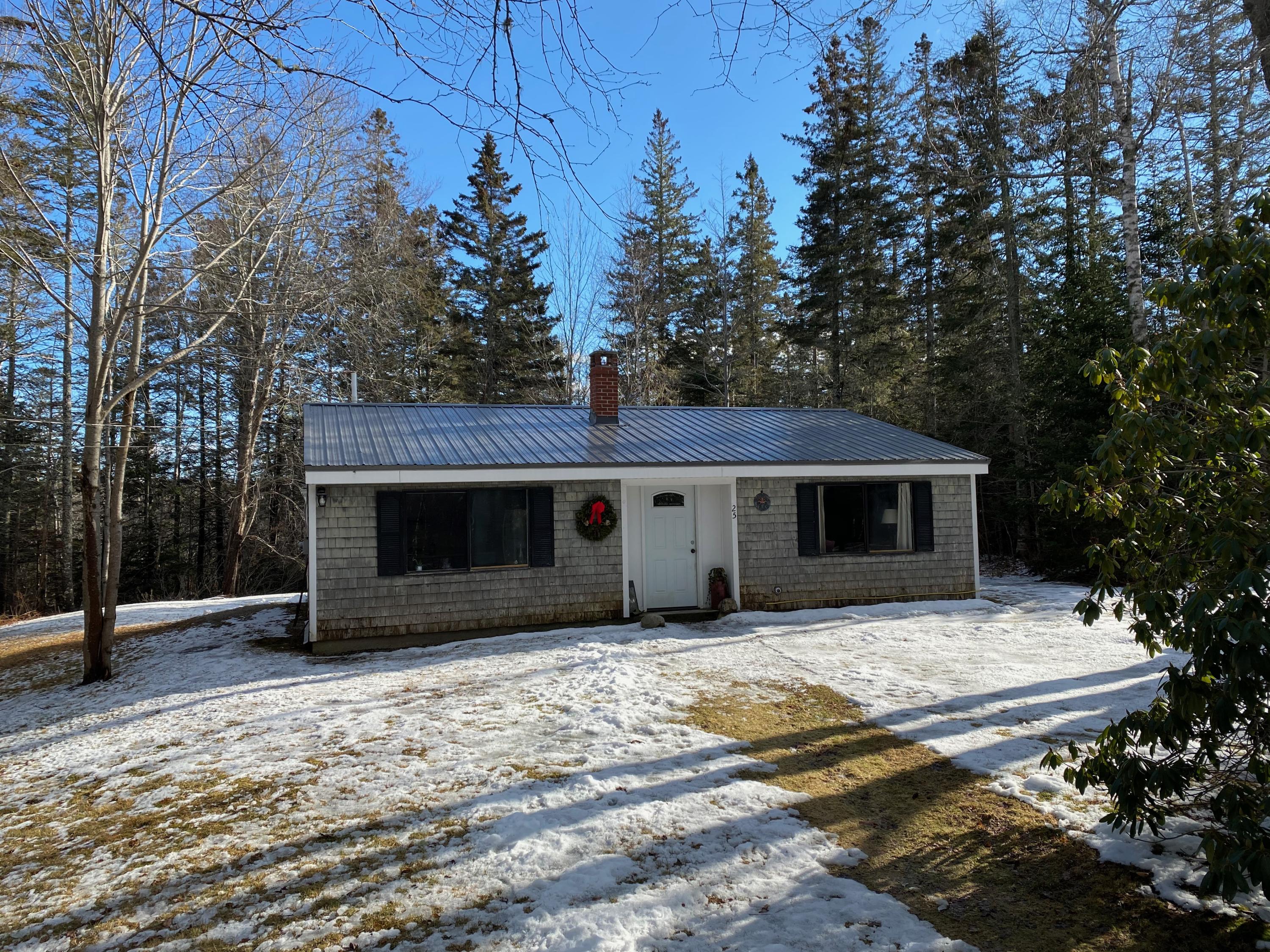 25 Carver Road Seal Cove, ME 04674 - Photo 1 of 21 IMG_2026