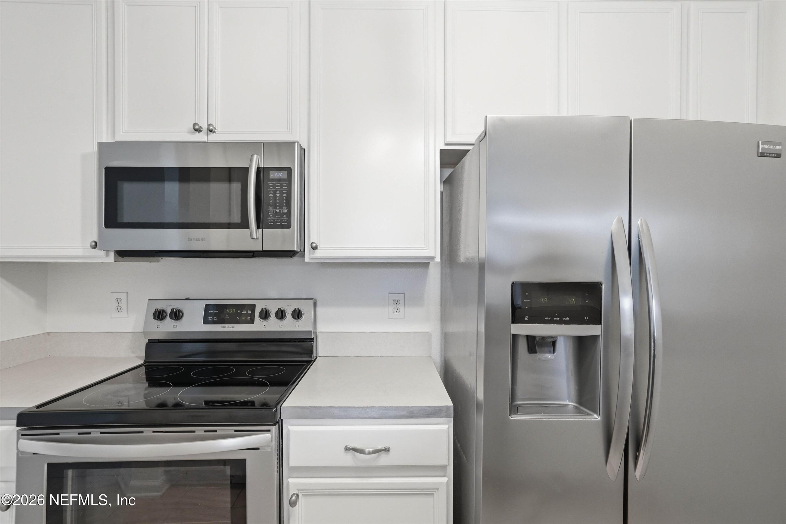 7990 Baymeadows Road East, Unit 918 Jacksonville, FL 32256 - Photo 18 of 37 07-Kitchen