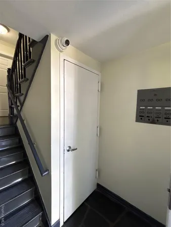 $3,500 | 37 Spruce Street, Unit 2, Great Neck, NY 11021