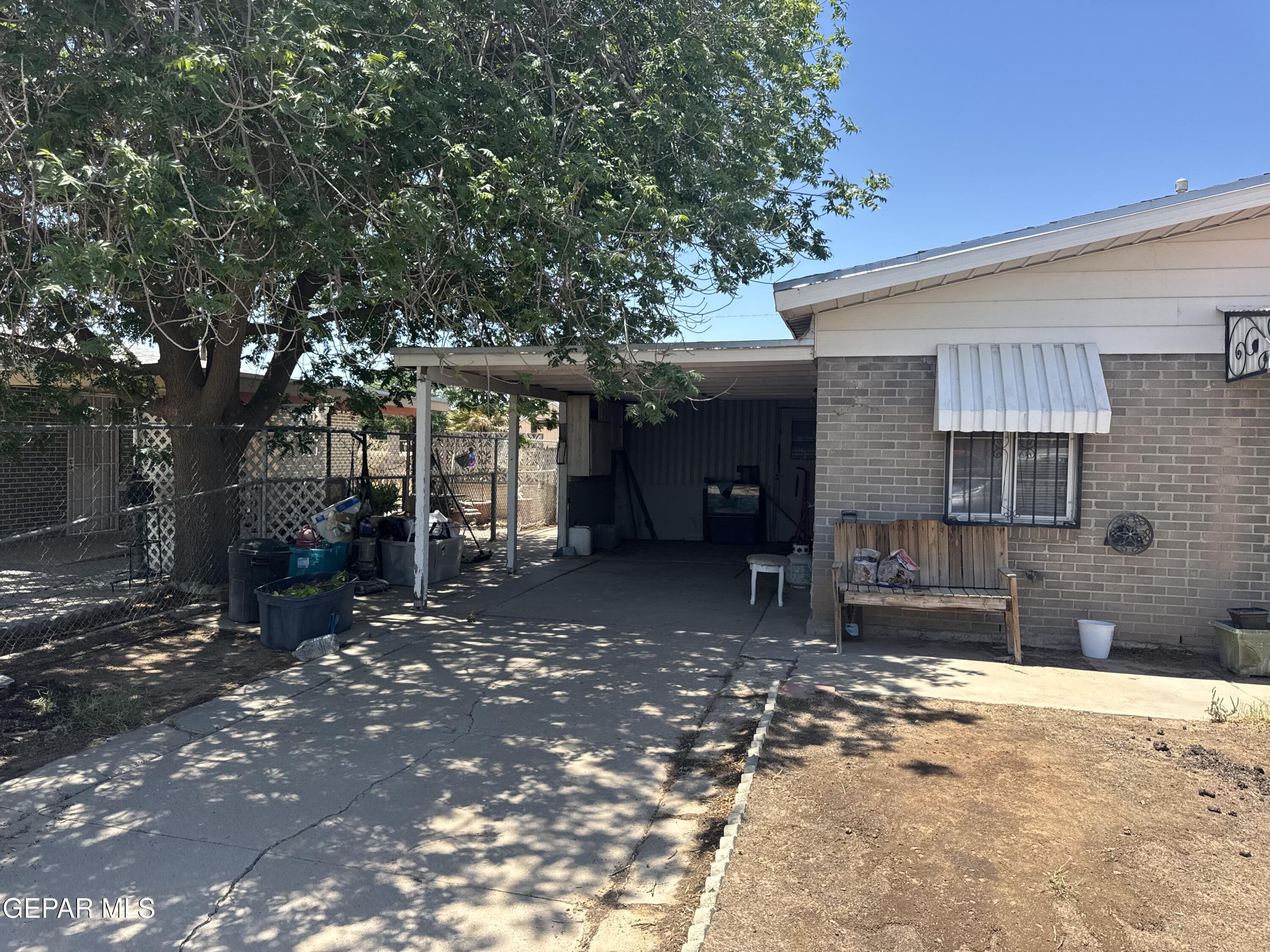231 Baywood Road El Paso, TX 79915 - Photo 3 of 16 IMG_7723