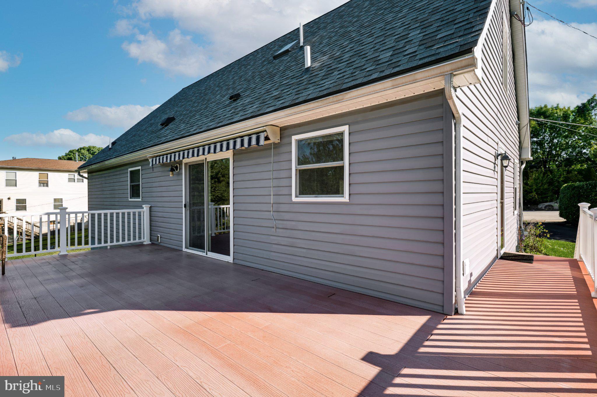 3150 Byberry Road Hatboro, PA 19040 - Photo 33 of 42 Retractable awning