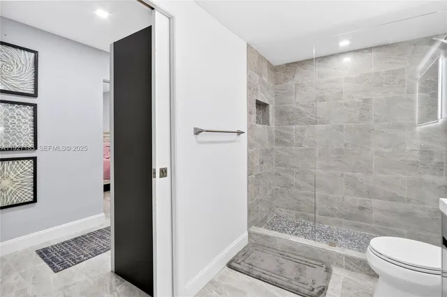 $179,700 | 410 Southeast 2nd Street, Unit 111, Hallandale Beach, FL 33009