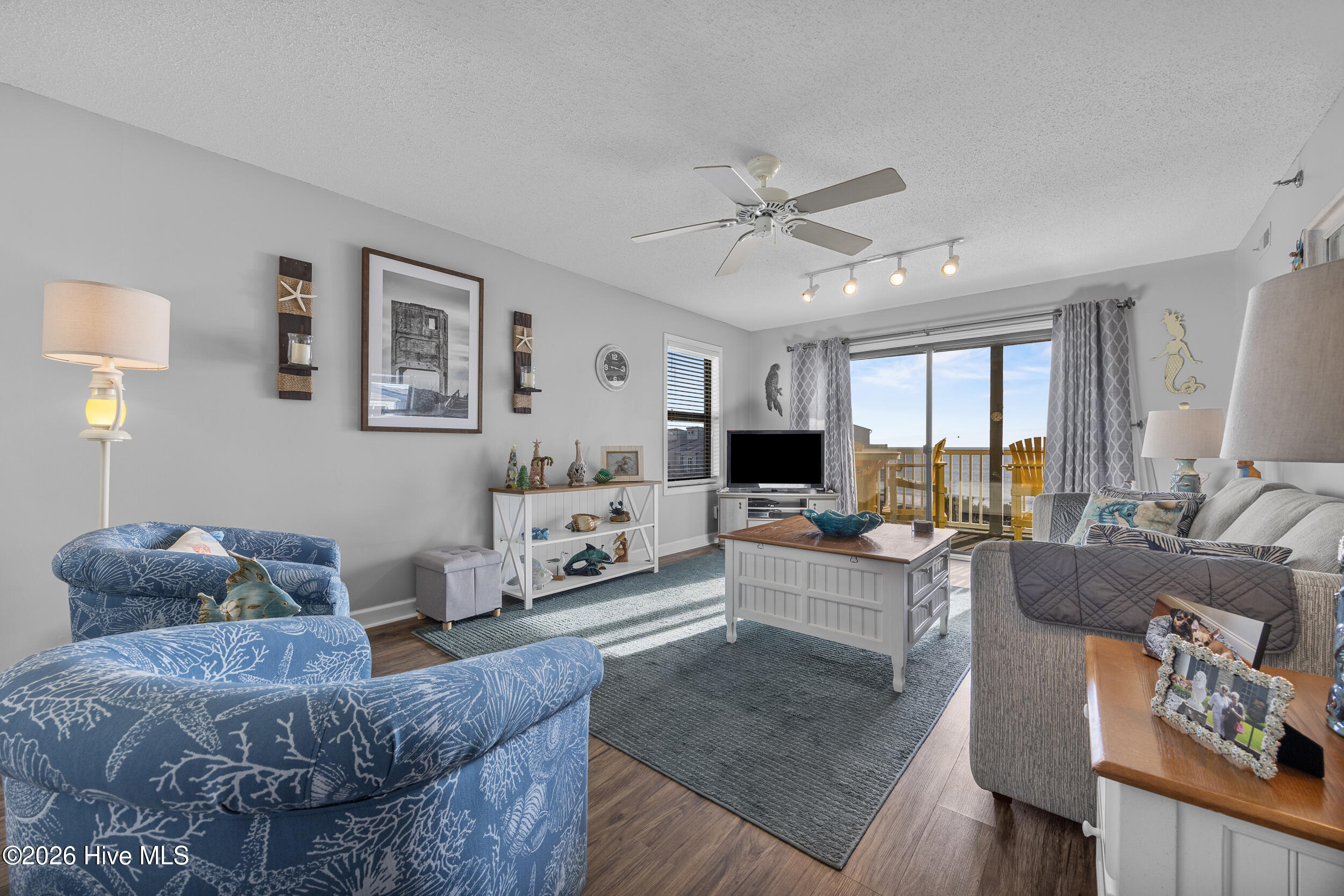 1896 New River Inlet Road, Unit 1315 North Topsail Beach, NC 28460 - Photo 7 of 43 12_living room