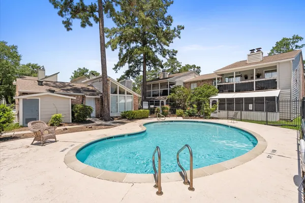 a view of a tennis court
