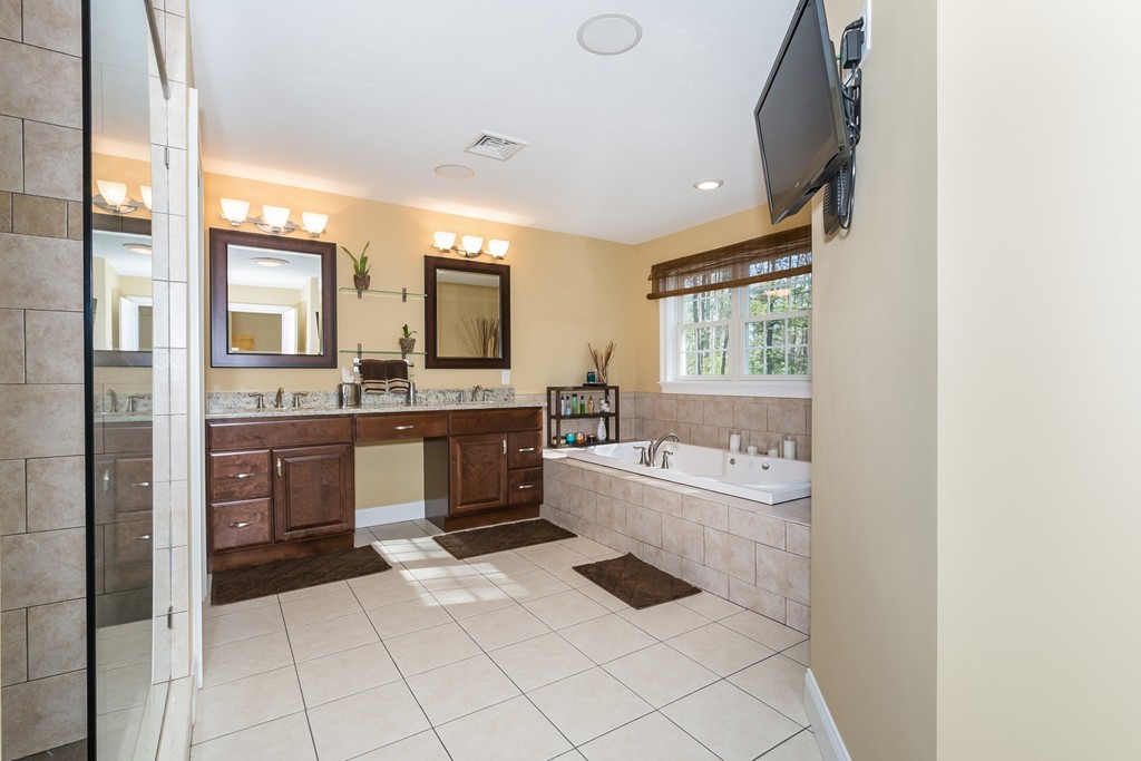 9 Peter's Way Grafton, MA 01519 - Photo 20 of 30