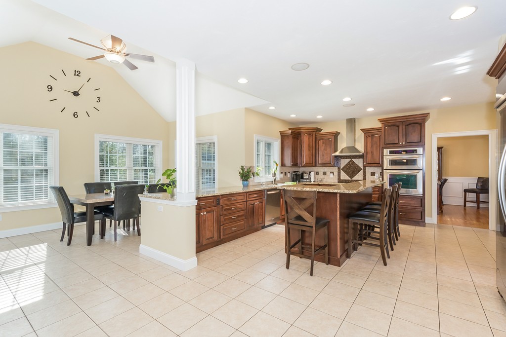 9 Peter's Way Grafton, MA 01519 - Photo 6 of 30