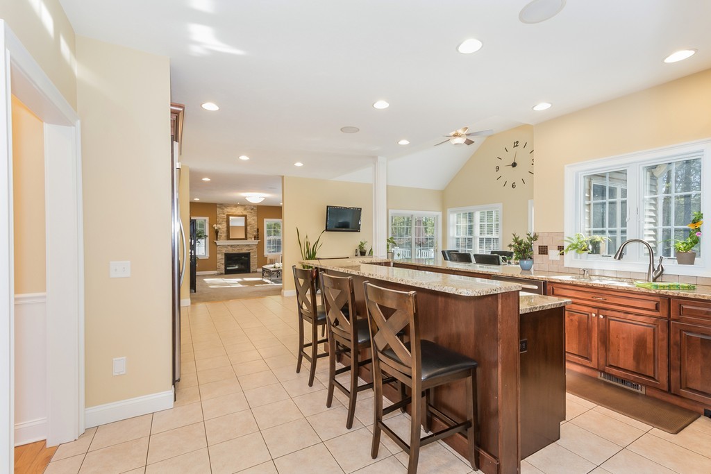9 Peter's Way Grafton, MA 01519 - Photo 8 of 30