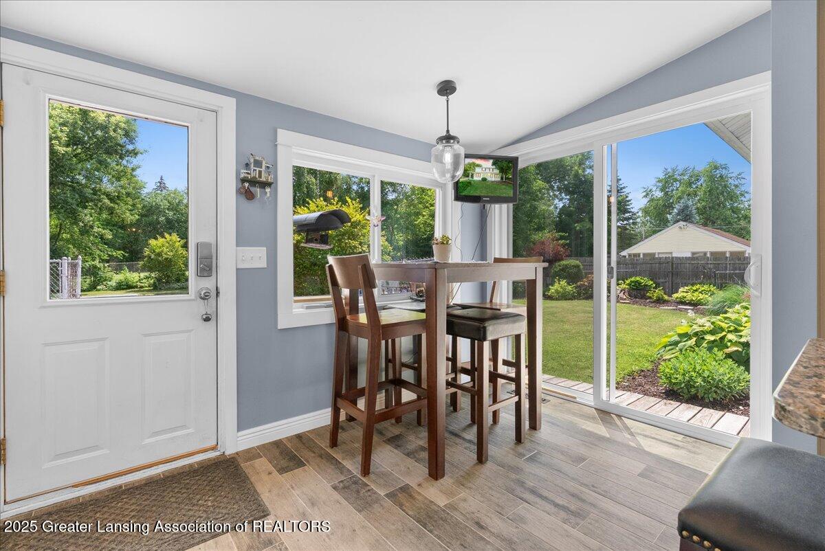 937 West Miller Road Lansing, MI 48911 - Photo 17 of 43 17-Media Jett - 11