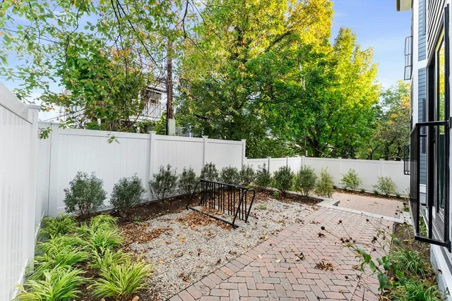 $758,900 | 115 Thurston Street, Unit I, Somerville, MA 02145