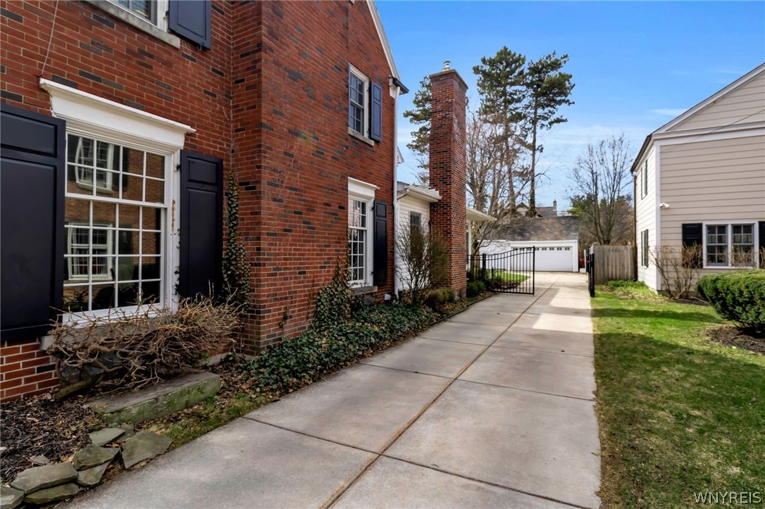 217 Brantwood Road Amherst, NY 14226 - Photo 3 of 50