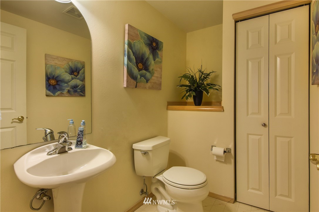2012 189th Place Southeast Bothell, WA 98012 - Photo 11 of 21 Gallery Image 11