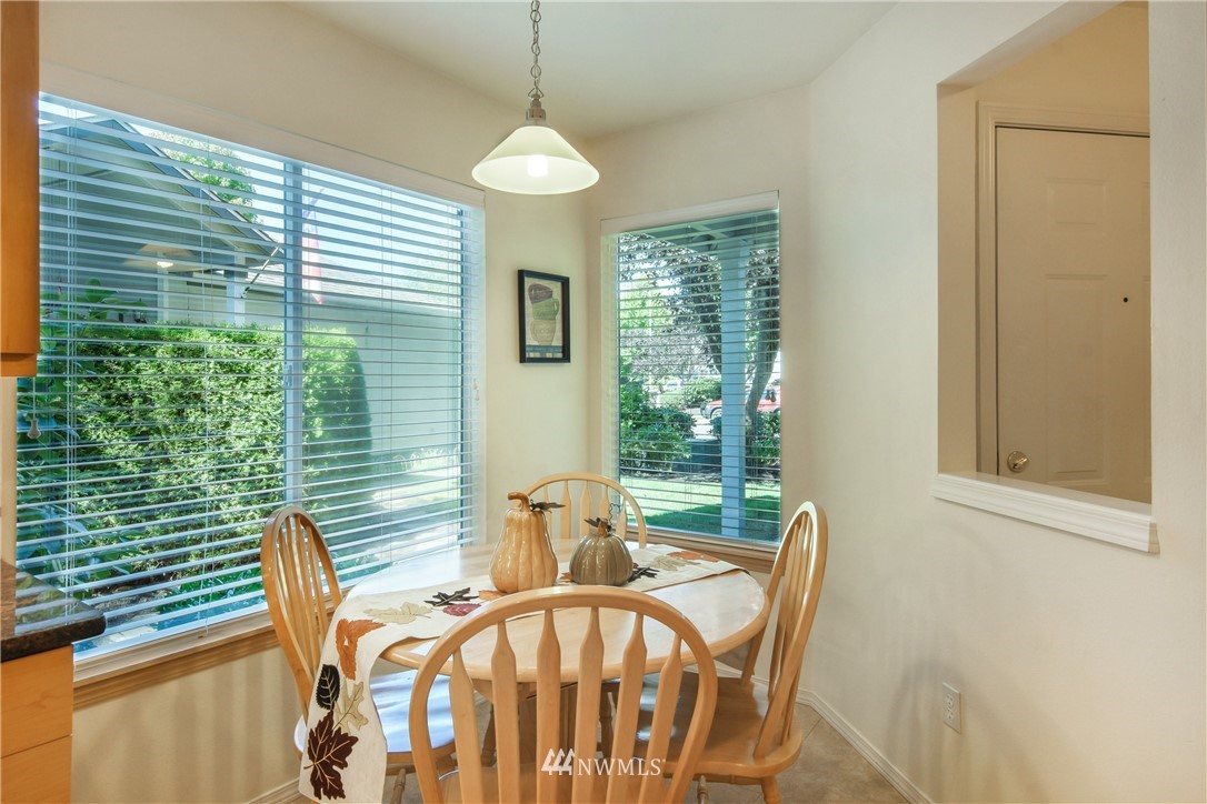 2012 189th Place Southeast Bothell, WA 98012 - Photo 6 of 21 Gallery Image 6