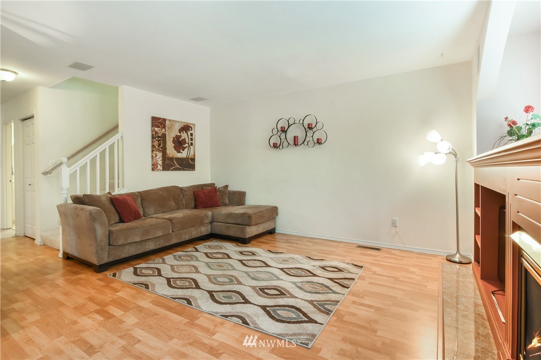 2012 189th Place Southeast Bothell, WA 98012 - Photo 10 of 21 Gallery Image 10