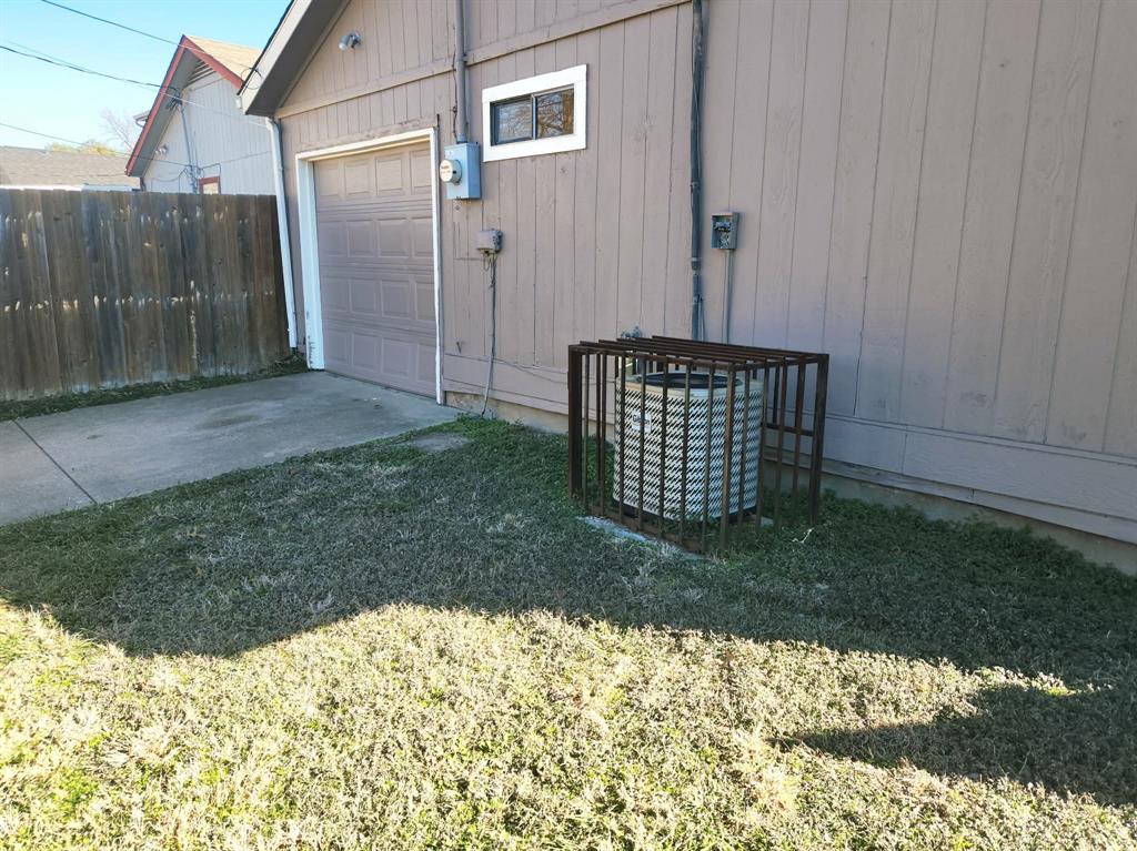 1703 Leroy Road Dallas, TX 75217 - Photo 4 of 9