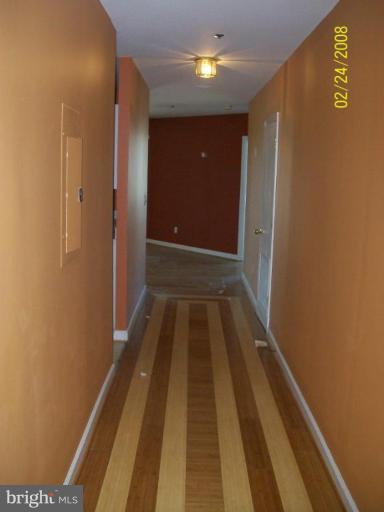 100 Harborview Drive, Unit 211 Baltimore, MD 21230 - Photo 3 of 6 FOYER HALL