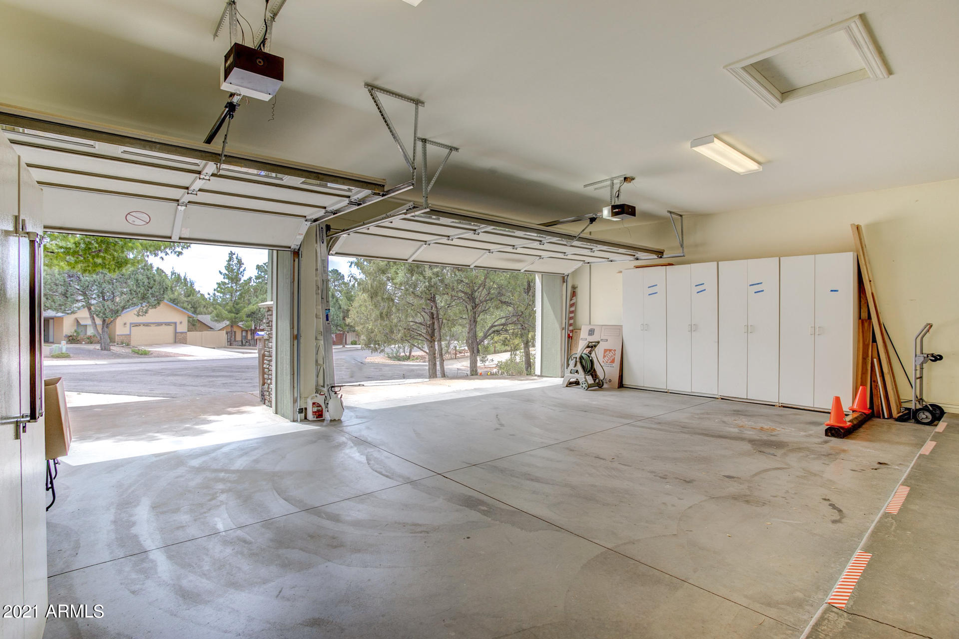 608 North Eagle Ridge Road Payson, AZ 85541 - Photo 29 of 31 Garage (2)