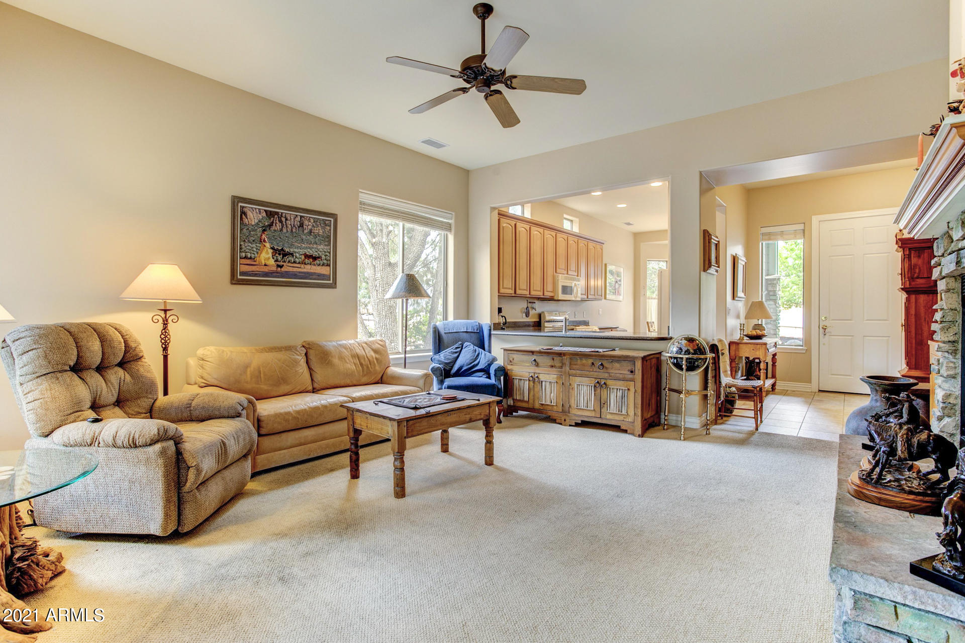 608 North Eagle Ridge Road Payson, AZ 85541 - Photo 3 of 31 Living Room (2)
