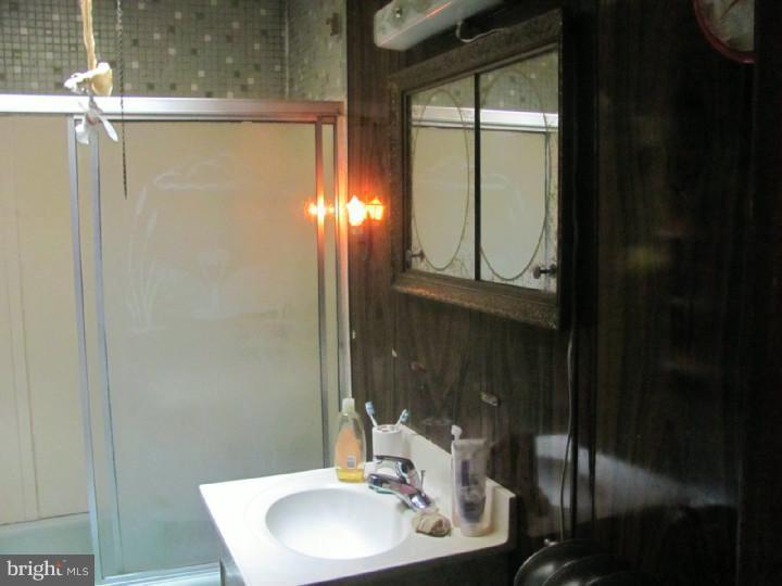 526 Hampden Road Upper Darby, PA 19082 - Photo 7 of 12 Bathroom