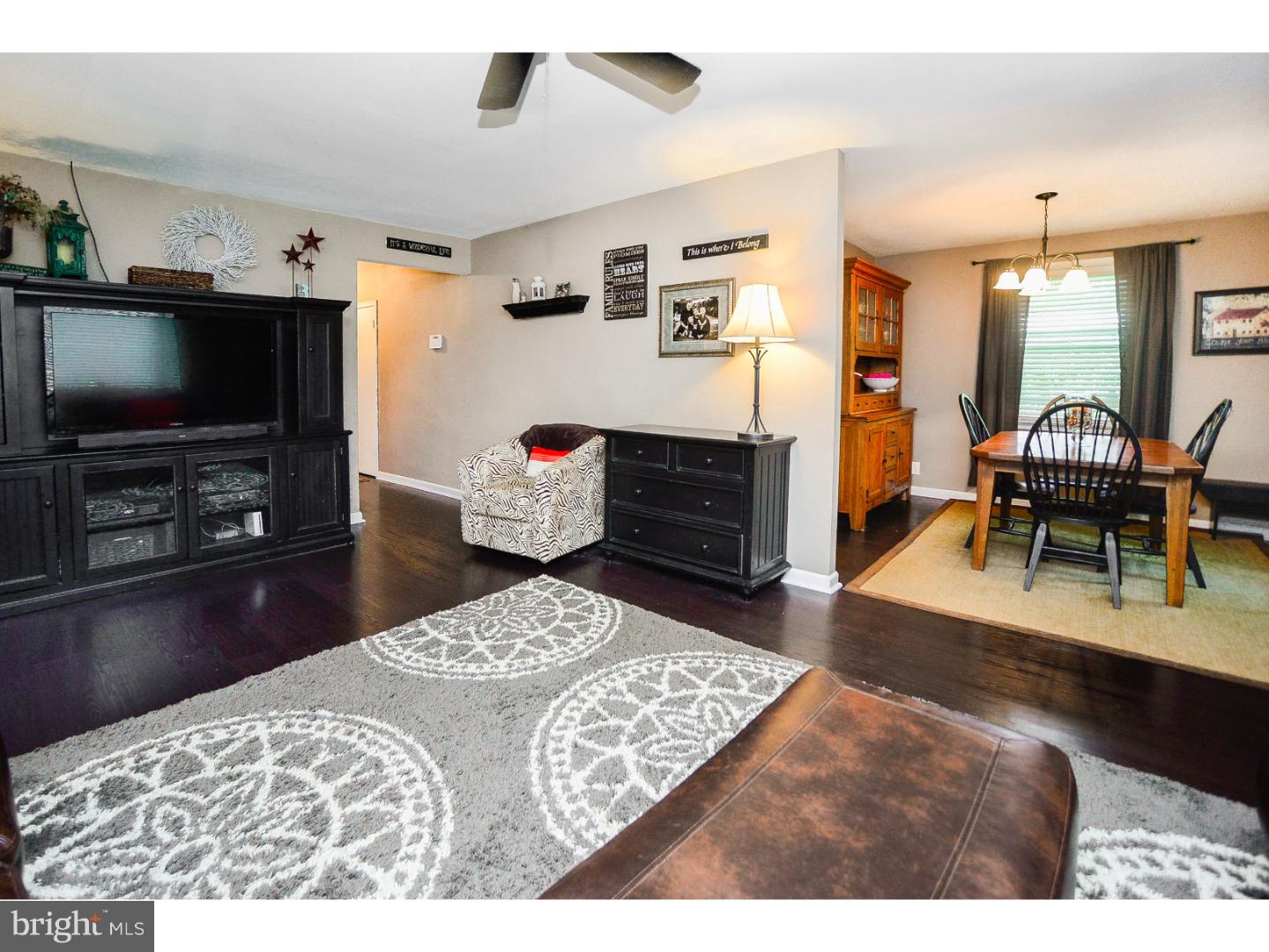 1000 Edann Road Oreland, PA 19075 - Photo 5 of 22 Living Room