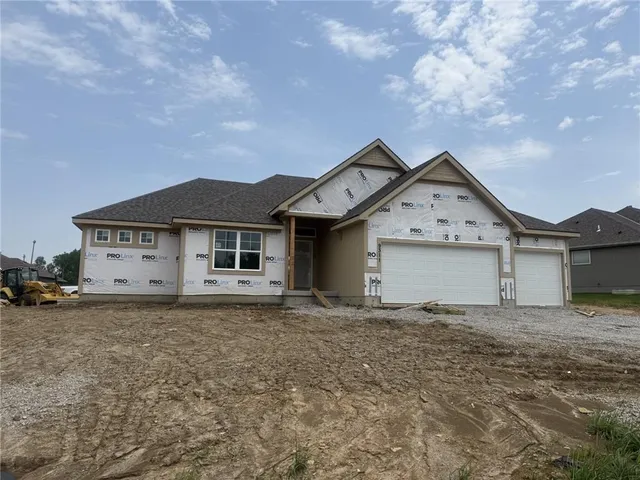 $502,950 | 9311 North Poplar Avenue, Kansas City, MO 64156