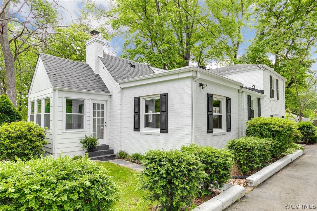 7547 Cherokee Road Richmond, VA 23225 - Photo 25 of 29 front view of a house with a yard