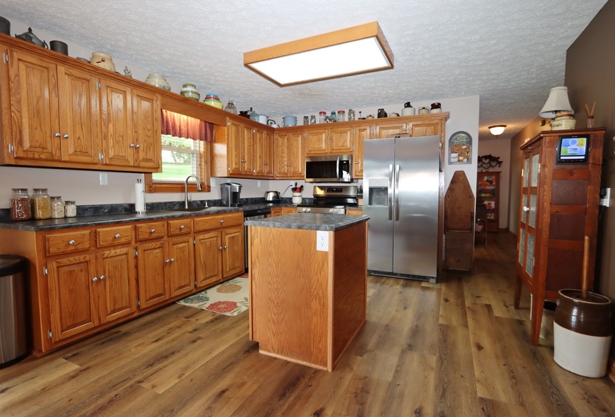 2983 Temple Hill Road Summer Shade, KY 42166 - Photo 18 of 37