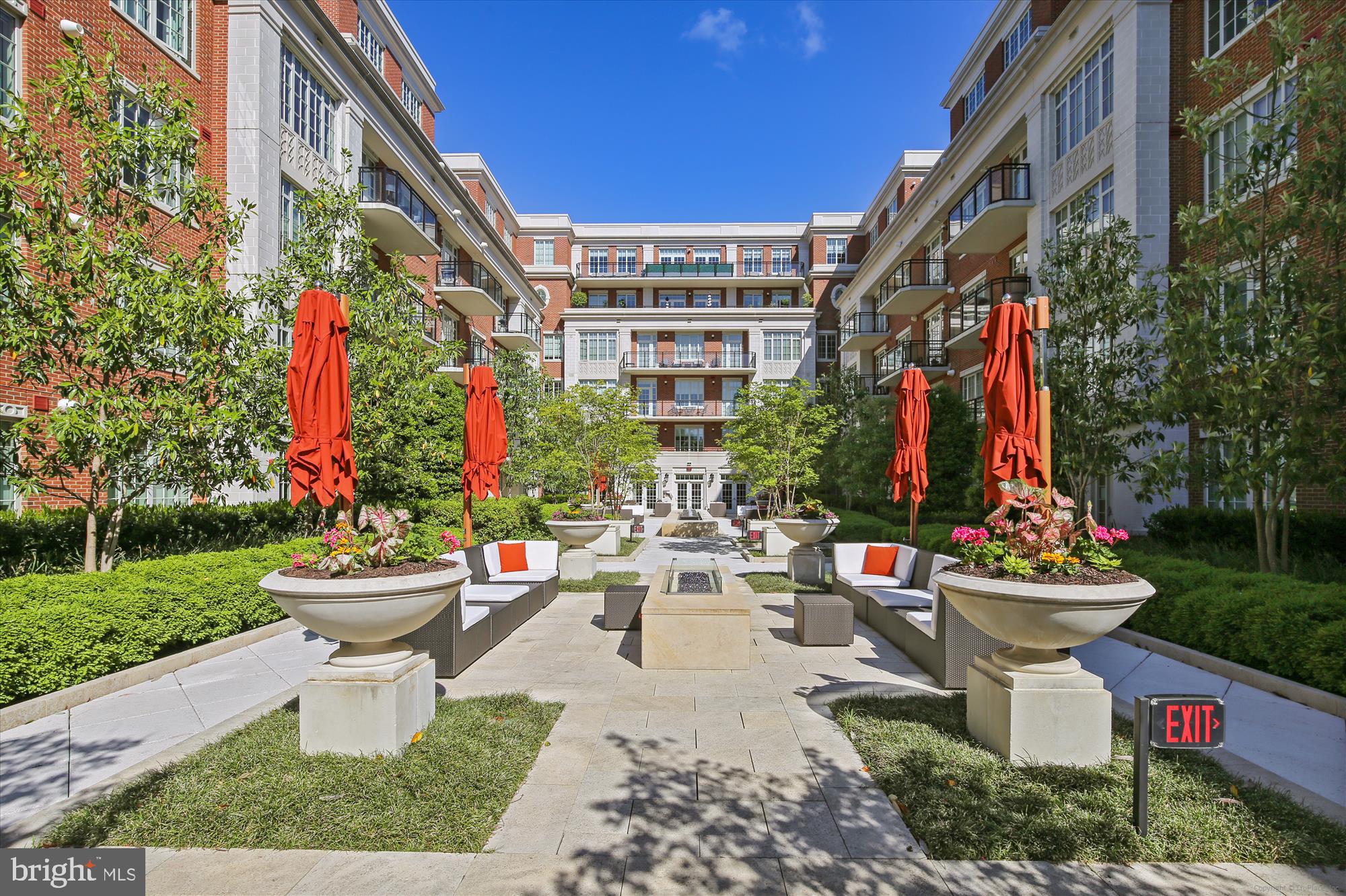 6900 Fleetwood Road, Unit 600 McLean, VA 22101 - Photo 22 of 32 The Signet Fire Pit